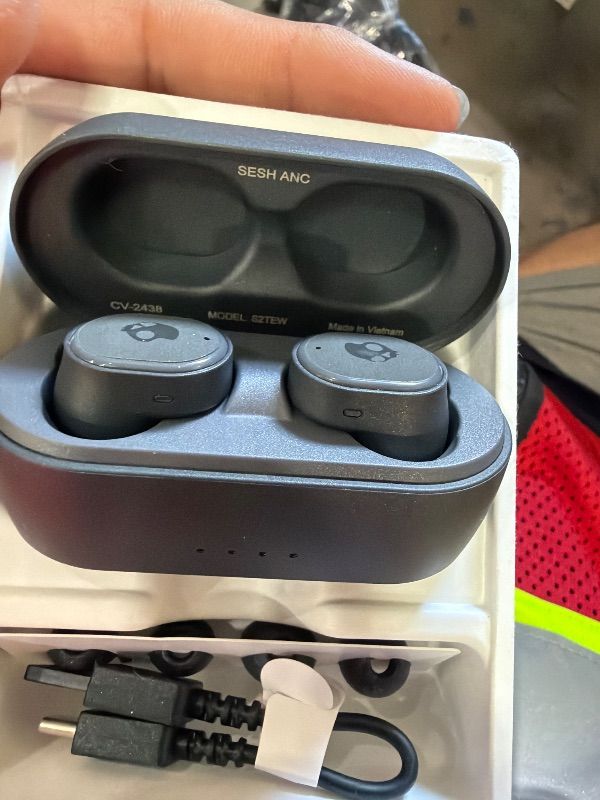 Photo 1 of **LEFT EAR DON'T WORK**Skullcandy Sesh ANC Wireless Earbuds, Bluetooth Headphones, Noise Cancelling, Up to 46 Hours Battery with Charging Case, Sweat and Water Resistant, Microphone for iPhone Android - True Black
