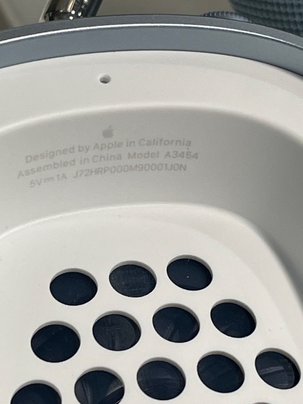 Photo 1 of *******SEE NOTES *******Apple AirPods Max 2 Wireless Over-Ear Headphones, Active Noise Cancellation, Adaptive Audio, Personalized Spatial Audio, Live Translation, Bluetooth Headphones for iPhone – Blue