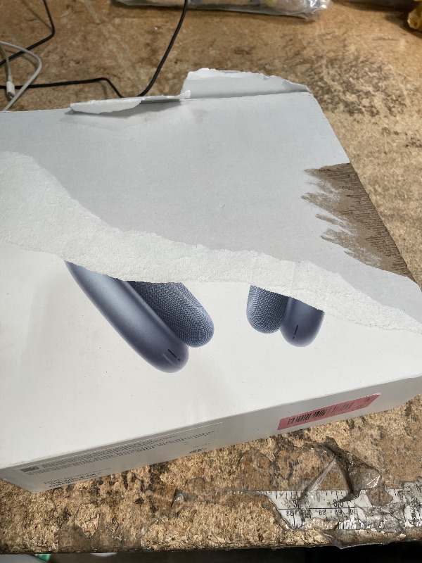 Photo 1 of *******SEE NOTES *******Apple AirPods Max 2 Wireless Over-Ear Headphones, Active Noise Cancellation, Adaptive Audio, Personalized Spatial Audio, Live Translation, Bluetooth Headphones for iPhone – Blue