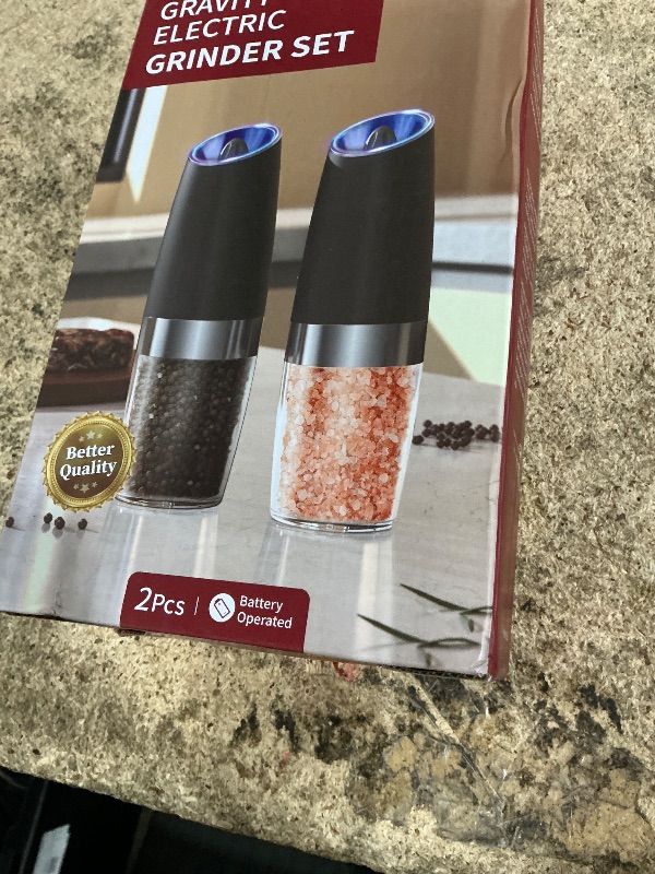 Photo 1 of ***HEAVIY USED***
CIRCLE JOY Gravity Electric Salt and Pepper Grinder Set Automatic Salt and Pepper Grinder Set with LED Light, Battery Operated, Adjustable Coarseness, Large Capacity, for Home Kitchen BBQ, Black