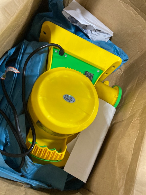 Photo 1 of VEVOR Inflatable Paint Booth, 21 x 13.5 x 9.8 ft Inflatable Spray Booth, with 1100W Powerful Blower and Air Filter System, Large Furniture Painting, Portable Car Paint Booth for Medium-Sized Vehicles