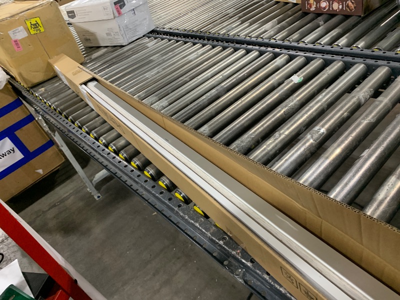 Photo 1 of Window blinds