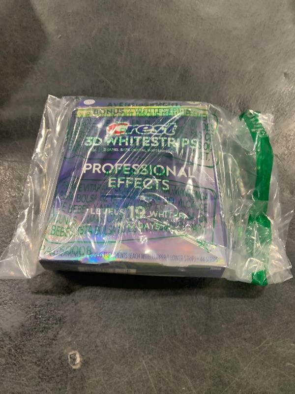 Photo 1 of Crest 3D Whitestrips Professional Effects – Teeth Whitening Kit, 22 Treatments (20 + 2 Bonus), Each with 1 Upper/1Lower, 44 Strips – Crest 3DWhite Teeth Whitening Strips