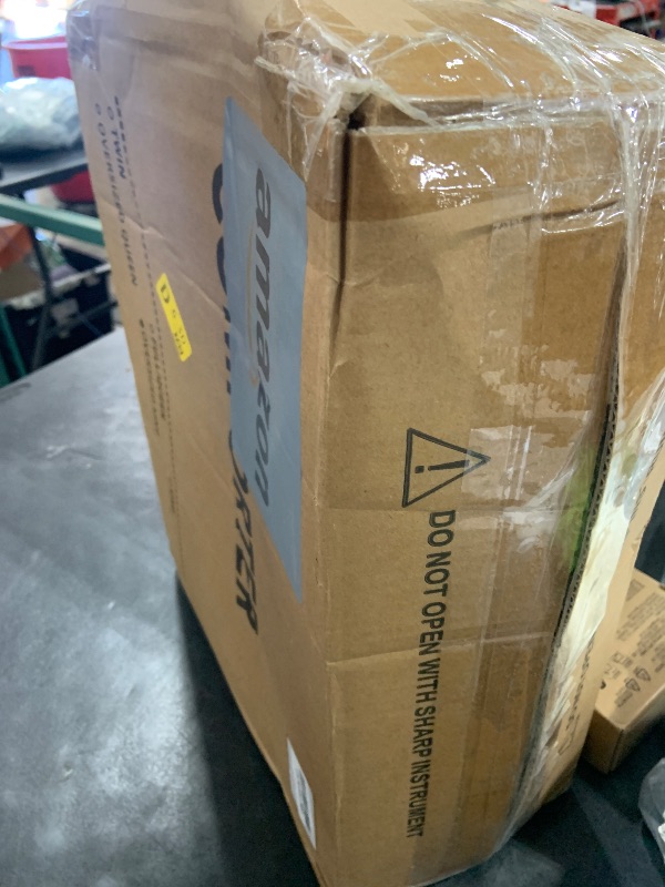 Photo 1 of puredown® Goose Feather Down Fiber Comforter Oversized King Size, Lightweight 100% Cotton Duvet Insert Medium Warmth, Cloud Soft Hotel Luxury Collection Bedding Comforters White 116“x98