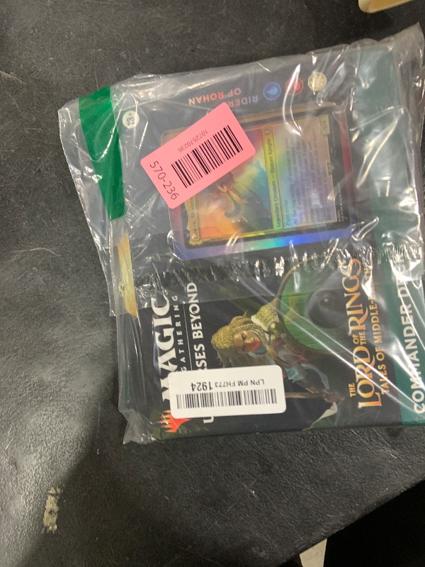 Photo 1 of Magic: The Gathering Universes Beyond: Warhammer 40,000 Commander Deck – Forces of The Imperium