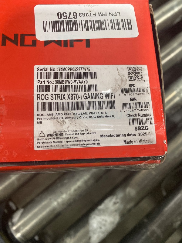 Photo 1 of ASUS ROG Strix X870-I Gaming WiFi AMD X870 AM5 DDR5 8400 HDMI 2xUSB4 2X M2 USB3.2 WiFi 7 + BT Aura RGB 2.5Gbit LAN Mini ITX 10+2+1 Power Stages, Dual USB4, ROG Strix HIVE II Motherboard
