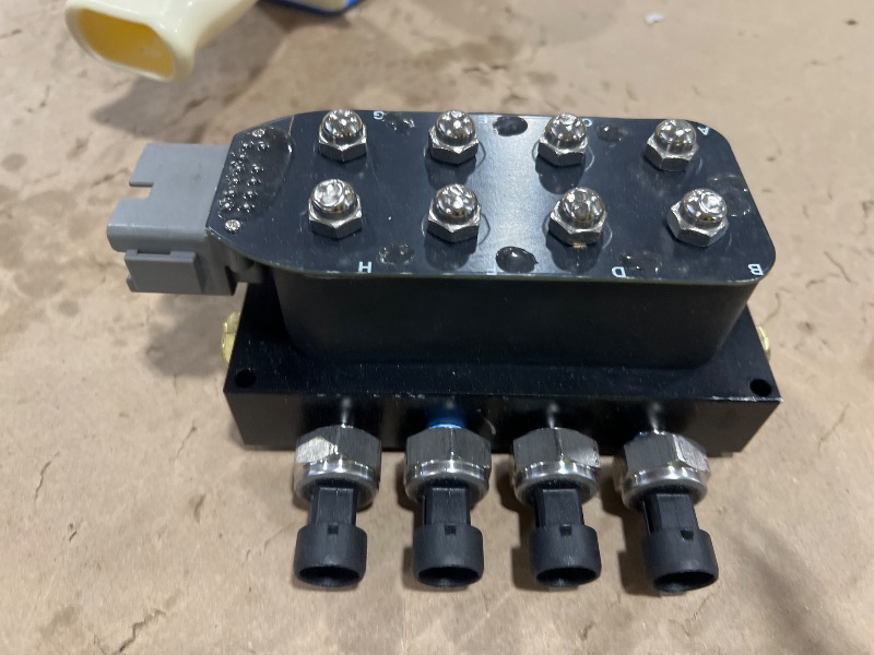 View 1 of 4 Corner Solenoid Valve Unit VU4 Manifold Fit Air Bag Suspension System