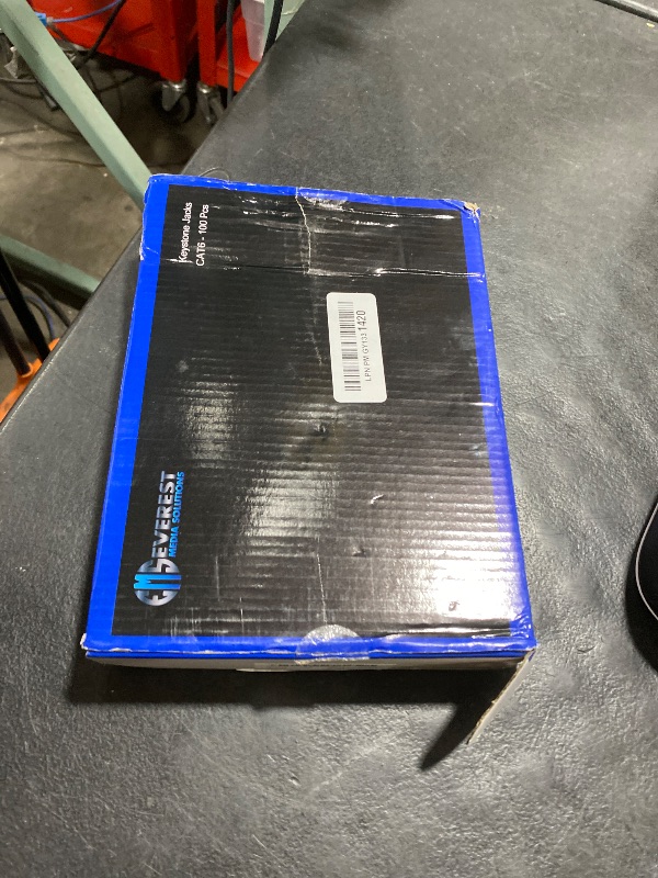 Photo 1 of Everest 90° Angled RJ45 Cat6 Keystone Jacks 100-Pack in White - Slim Profile Female RJ45 Connectors - Cat 6 Keystone Jack - Compatible with 90° Angled Speed Termination Tool - easyJACK (B094WB91H3)