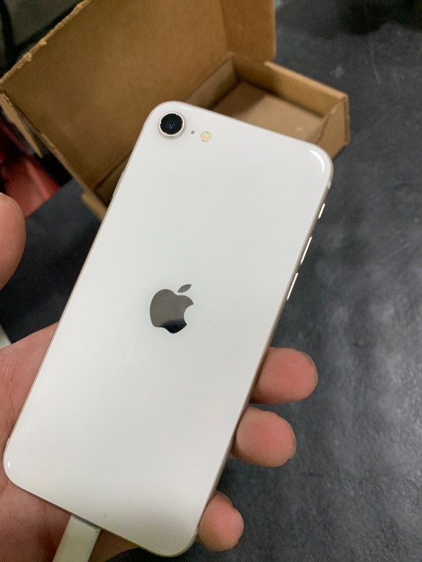 Photo 1 of Apple iPhone SE 3rd Gen, 128GB, Starlight - Unlocked (Renewed)