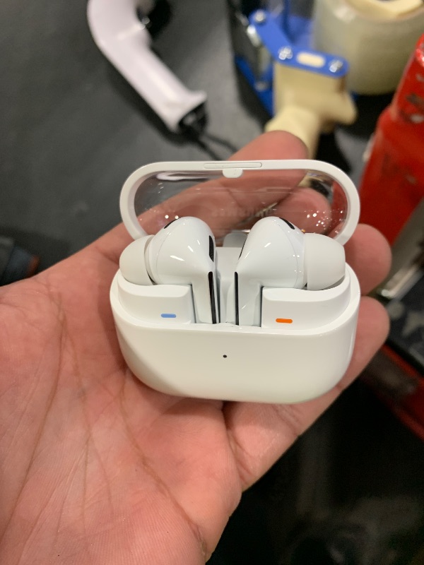 Photo 1 of Samsung Galaxy Buds 3 Pro AI True Wireless Bluetooth Earbuds, Noise Cancelling, Sound Optimization, Redesigned Comfort Fit, White [US Version, Amazon Exclusive, 