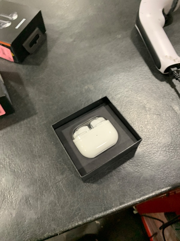 Photo 1 of Samsung Galaxy Buds 3 Pro AI True Wireless Bluetooth Earbuds, Noise Cancelling, Sound Optimization, Redesigned Comfort Fit, White [US Version, Amazon Exclusive, 