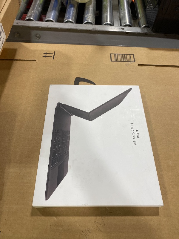 Photo 1 of Apple Magic Keyboard for 12.9-inch iPad Pro (Previous Version) - US English