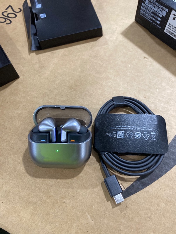 Photo 1 of Samsung Galaxy Buds 3 Pro AI True Wireless Bluetooth Earbuds, Noise Cancelling, Sound Optimization, Redesigned Comfort Fit, Silver
