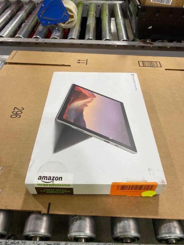 Photo 1 of Microsoft Surface Pro 7 – 12.3" Touch-Screen - 10th Gen Intel Core i5 - 16GB Memory - 256GB SSD – Platinum