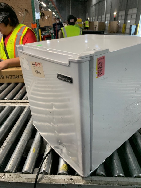 Photo 1 of ***FOR PARTS ONLY***
Magic Chef 1.7-cu. ft. Mini Fridge in White, Small Compact All Refrigerator with No Freezer for Bedroom, Apartment, Dorm Room, Office