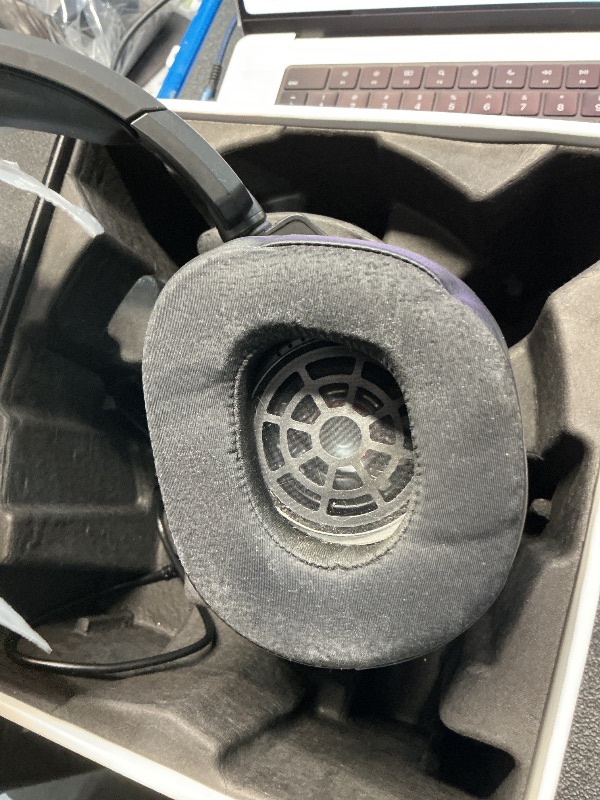 Photo 1 of ***NOT THE ONES PICTURED***
Turtle Beach Stealth 700 Gen 3 Wireless Multiplatform Amplified Gaming Headset for Xbox Series X|S, Xbox One, PC, PS5, Mobile – 60mm Drivers, AI Noise-Cancelling Mic, Bluetooth, 80-Hr Battery – Black