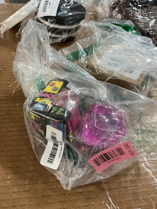 Photo 1 of ***MISSING PARTS***
4PCS Stress Cube Squishies Fidget Toys,Ice Stress Cube Balls for Adults Kids, Sensory Squeeze Toy for Anxiety Relief, Square Shape Cube Squishy for Classroom Prizes Party Favors Gifts