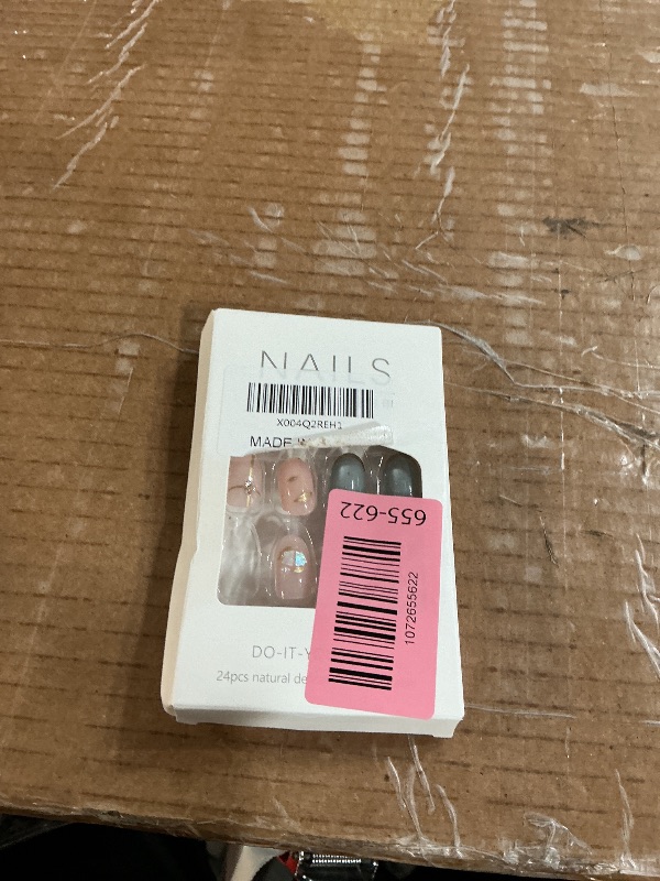 Photo 1 of ***MISSING PARTS***
24Pcs Flower Press on Nails Short Almond Fake Nails with 3D Pearl Design Gilding False Nails Gold Glitter Stick on Nails Silver Blue Full Cover Glue on Nails Spring Summer Artificial Nails for Women
