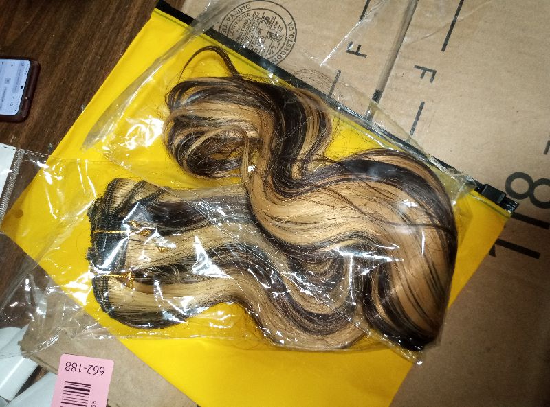 Photo 1 of 20 Inch P4/27 Blonde Body Wave Clip in Hair Extensions, 120g 7pcs, Highlight Human Hair Extensions Ombre Brown Body Wave Clip ins for Women