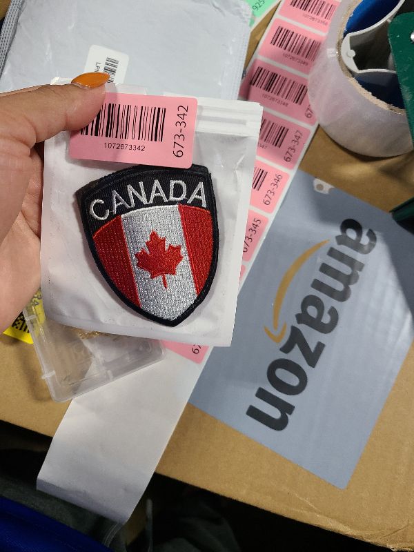 Photo 1 of 2 PCS Canada Flag Shield Patch Embroidered Applique Iron On Sew On Canadiens Maple Leaf Shield National Emblem Patch for Jackets Jeans Jersey Biker Soccer Clothes Uniform DIY Ironing Sewing Art