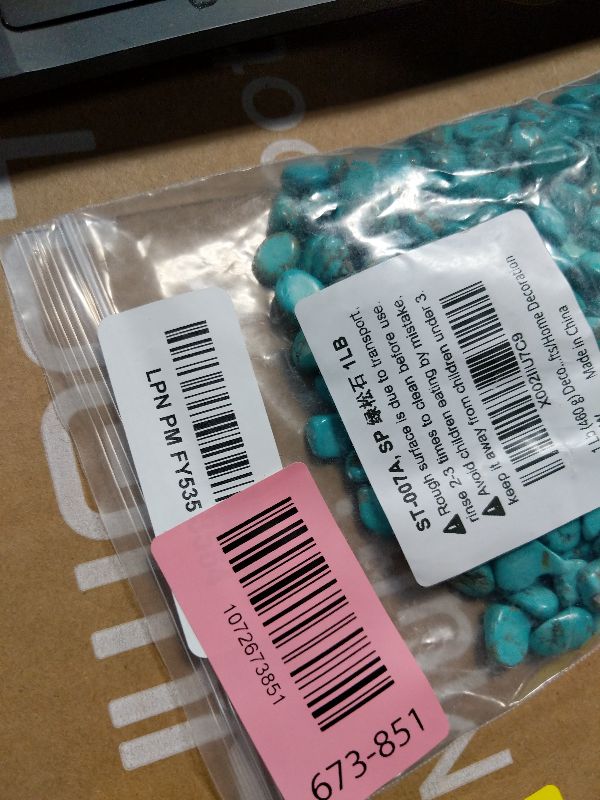 Photo 1 of 1 Lb (460 g) Decorative Quartz Pebbles Irregular Shaped Turquoise Stones Small Tumbled Chip Gravel Crushed Gemstone Pieces Natural Green Crystal for Handicrafts/Home Decoration