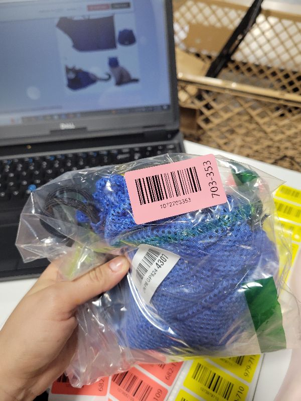Photo 1 of 2 Pieces Cat Grooming Washer Mesh Bag Cat Muzzles Breathable Mesh Muzzles Adjustable Kitten Scratch Resistant Kitty Restraint Clothes Kitty Bath Bag for Bathing Nail Trimming Feeding(Blue)