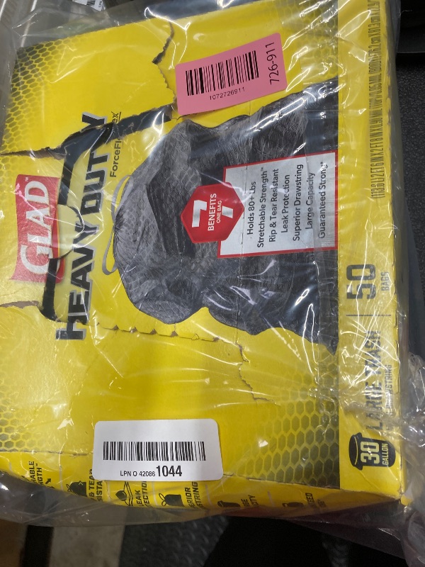 Photo 1 of ***USED-OPEND BOX -SELLING AS IS*** Glad Large 30 Gallon Trash Bags, Unscented Heavy Duty Garbage Bags, Forceflex with Drawstring, 50 Count (Packaging May Vary)