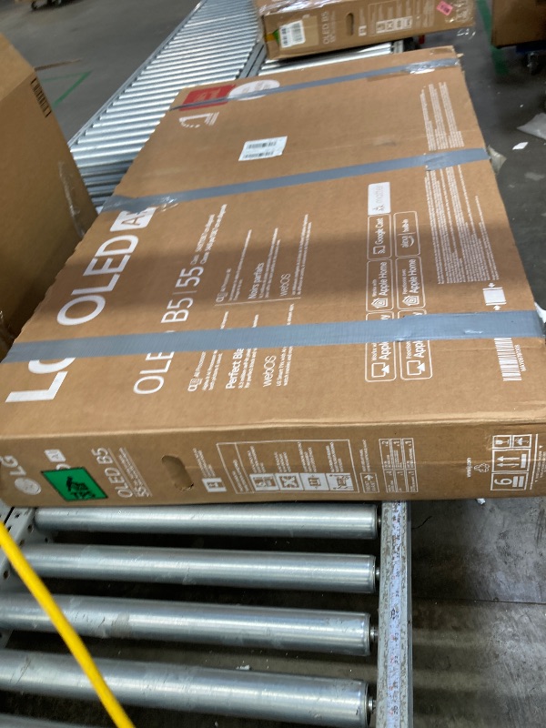 Photo 1 of ***It's used and it's broken, it doesn't work****LG 55-Inch Class OLED AI 4K B5 Series Smart TV w/Dolby Atmos, Dolby Vision, HDR10, AI Super Upscaling 4K, Filmmaker Mode, Wow Orchestra, Alexa Built-in (OLED55B5PUA.AUSZ, 2025)