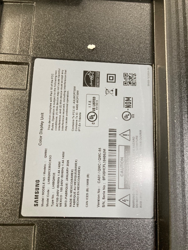 Photo 1 of **It's used and it's broken, it doesn't work***Samsung QMC LFD Display, QM55C, 28.5 mm Depth, Dynamic Crystal Color, Quantum Processor Lite 4K, SmartView+, Smart Calibration, LH55QMCEBGCXGO, 2025