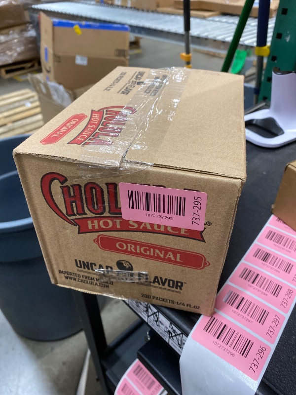 Photo 1 of ***BB 5/5/2026***Cholula Original Hot Sauce Packets, 200 count - One 200 Count Individual Hot Sauce Packets with Mexican Peppers and Signature Spice Blend, Perfect Single-Serve Size for Delivery and Takeout