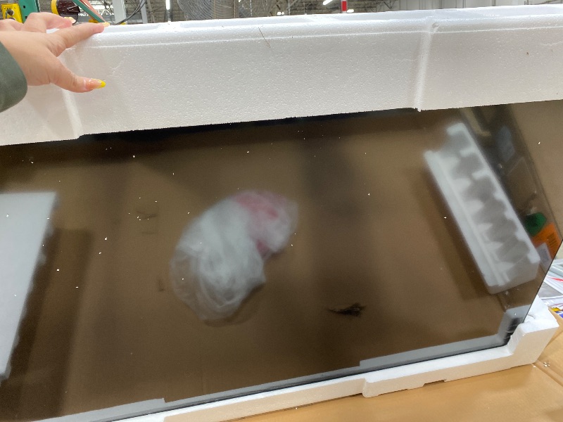 Photo 1 of ***** NO REFUND****NO RETURN******Roku Smart TV – 55-Inch Select Series, 4K HDR TV – Roku TV with Enhanced Voice Remote – Flat Screen LED Television with Wi-Fi for Streaming Live Local News, Sports, Family Entertainment