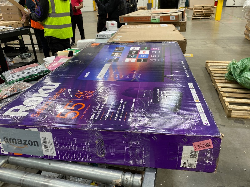 Photo 1 of ***** NO REFUND****NO RETURN******Roku Smart TV – 55-Inch Select Series, 4K HDR TV – Roku TV with Enhanced Voice Remote – Flat Screen LED Television with Wi-Fi for Streaming Live Local News, Sports, Family Entertainment