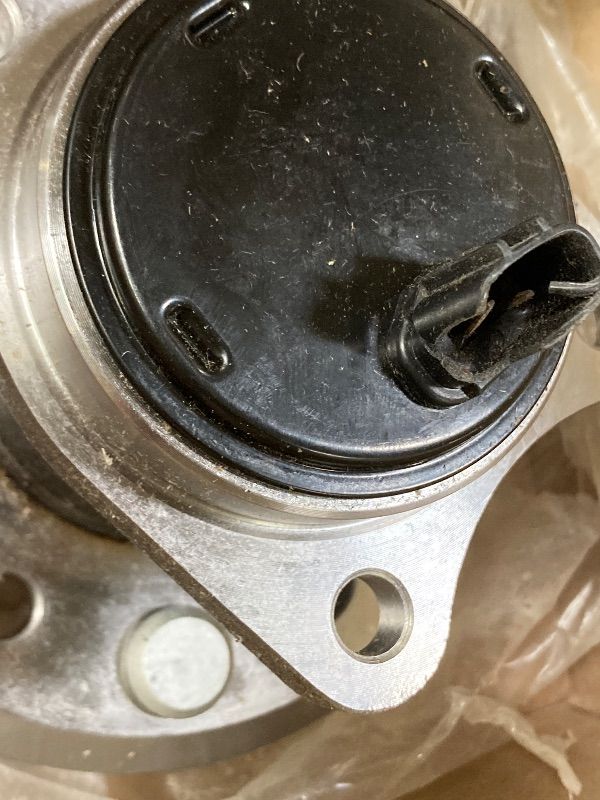 Photo 1 of ***DAMAGE CONNECTOR SELLING AS PARTS ONLY*** DNA MOTORING Rear Right Wheel Bearing Hub Assembly w/ABS Sensor Compatible with 02-03 ES300 / 04-06 ES330 / 05-12 Avalon / 02-11 Camry / 01-03 Highlander, OEM-WHA-0242