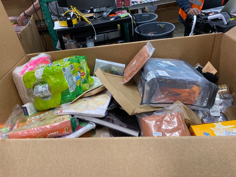 Photo 1 of **** NO REFUND**** NO RETURN/********* Nellis Variety Box: Medium