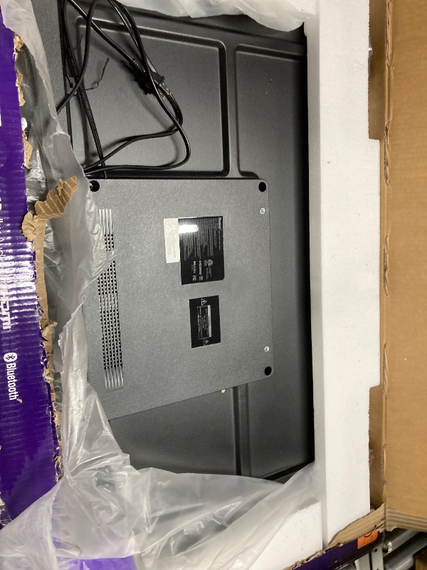 Photo 1 of ***DAMAGED -BROKEN SCREEN -SELLING AS PARTS ONLY*** Roku Smart TV – 40-Inch Select Series, 1080p Full HD TV – Roku TV with Voice Remote – Flat Screen LED Television with Wi-Fi for Streaming Live Local News, Sports, Family Entertainment