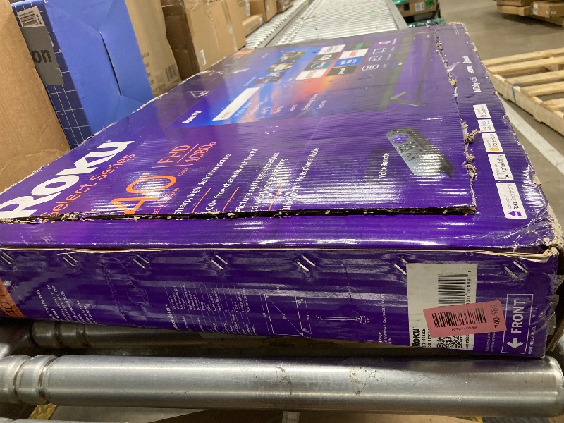 Photo 1 of ***DAMAGED -BROKEN SCREEN -SELLING AS PARTS ONLY*** Roku Smart TV – 40-Inch Select Series, 1080p Full HD TV – Roku TV with Voice Remote – Flat Screen LED Television with Wi-Fi for Streaming Live Local News, Sports, Family Entertainment