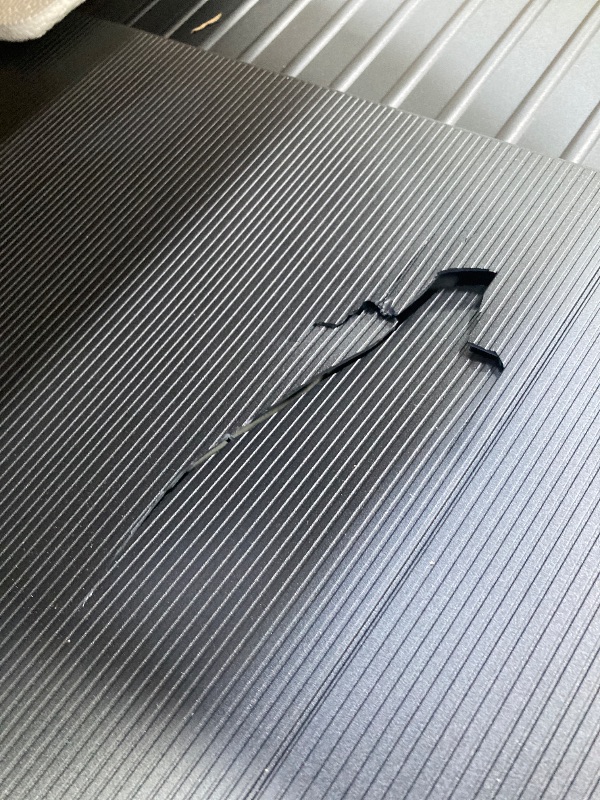 Photo 1 of ****BROKEN. NO RETURN. NO REFUND*** Samsung 50-Inch Class Crystal UHD U8000F 4K Smart TV (2025 Model) Endless Free Content, Crystal Processor 4K, MetalStream Design, Knox Security, Alexa Built-in