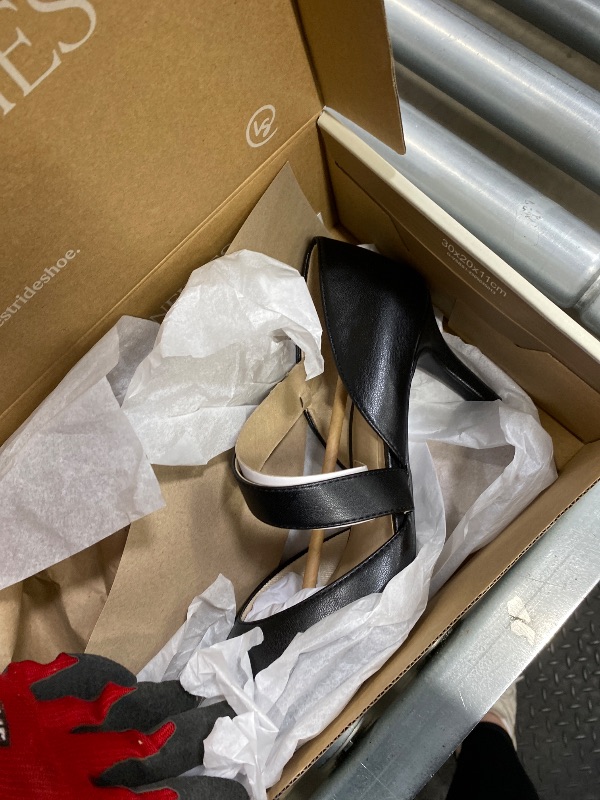 Photo 1 of ****ONLY LEFT SHOES***MISSINF THE RIGT SIDE****L ifeStride Womens Suki Pumps Black 9.5 M