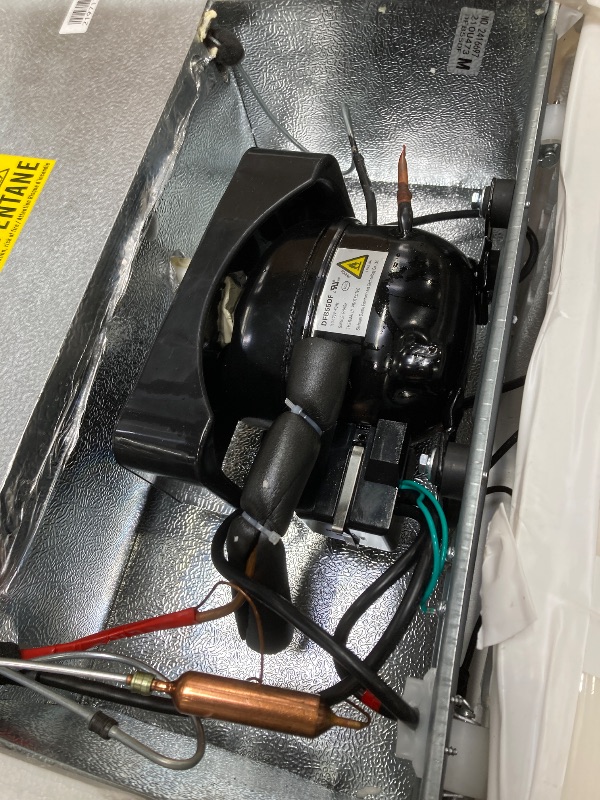 Photo 1 of *Water damage?* ARCTIC CHEF ACFR741BLACKAMZ6COM Apartment Size-Top Freezer-2 Door Fridge-Adjustable Thermostat Control-Black-7.5 Cubic Feet