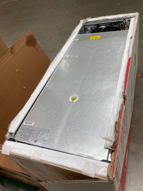 Photo 1 of *Water damage?* ARCTIC CHEF ACFR741BLACKAMZ6COM Apartment Size-Top Freezer-2 Door Fridge-Adjustable Thermostat Control-Black-7.5 Cubic Feet