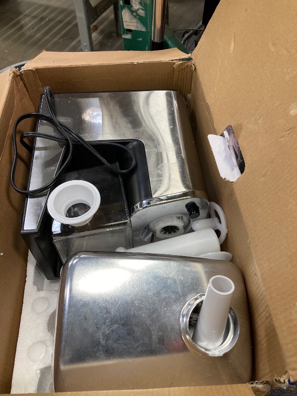Photo 1 of ***NON FUNCTIONAL*THIS ITEM SOLD FOR PARTS ONLY***
Sinyder Electric Meat Grinder,3000 Max Heavy Duty Stainless Steel Meat Mincer with 2 Blades,3 Grinding Plates,3 Sausage Stuffer Tubes & Kubbe Kit for Home & Kitchen Using***NON FUNCTIONAL*THIS ITEM SOLD F