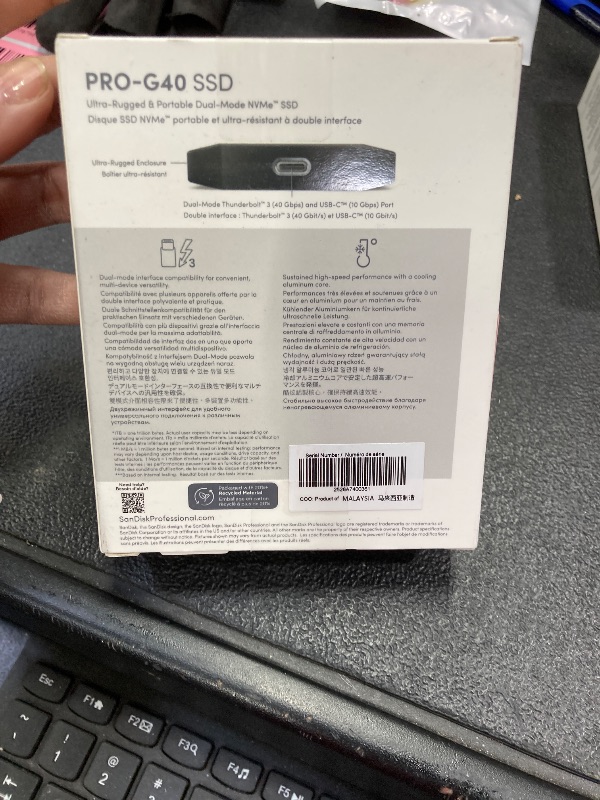 Photo 1 of ***Factory seal***

SanDisk Professional 2TB PRO-G40 SSD - Up to 2700MB/s, Thunderbolt 3 (40Gbps), USB-C (10Gbps), IP68 dust/Water Resistance, External Solid State Drive - SDPS31H-002T-GBCND