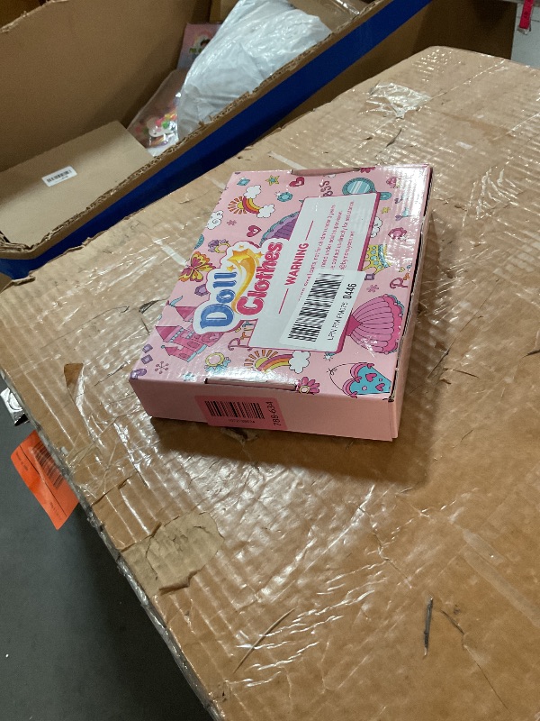 Photo 1 of ?195 Pcs Doll Clothes and Accessories Kit, Include Princess Gowns, Fashion Skirt, Slip Dresses, Tops, Pants, Bikini Swimsuits, Shoes, Crowns, Necklaces, Glasses, Hangers in Gift Box for 11"-12" Dolls