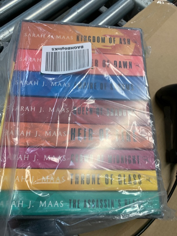 Photo 1 of ***FACTORY SEALED***
The Complete Throne of Glass Collection Full Series Set By Sarah J. Maas_Best Selling Book (2021) 