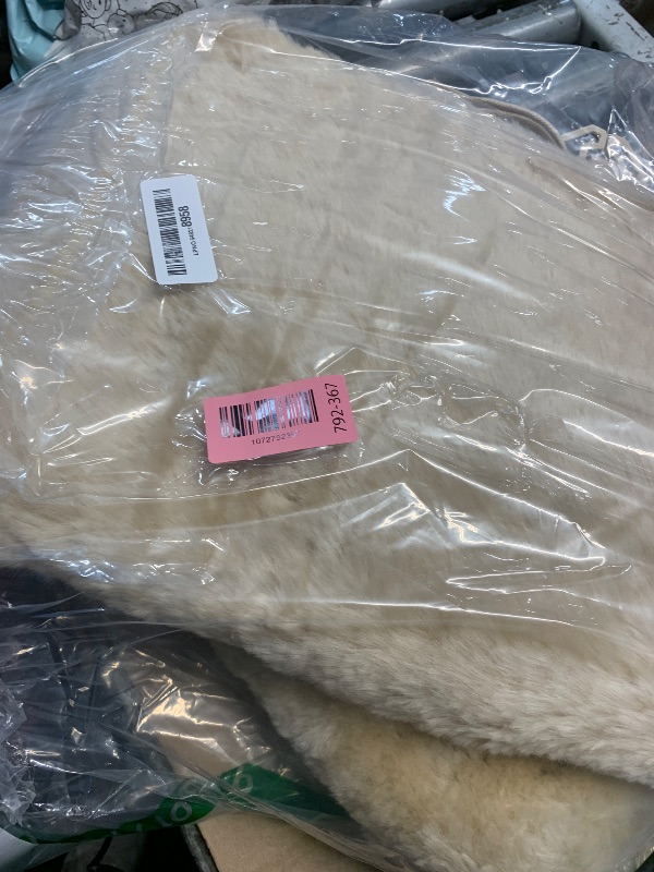 Photo 1 of ***MISSING PARTS***
Dotesy 2 Packs Genuine Australia Sheepskin Auto Front Seat Cushion Natural Wool Car Seat Cover Protector Pad Soft Warm Winter Universal for Women Office Chair Car Décor