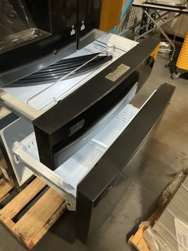 View 6 of ***DAMAGED DURING TRANSIT - TRUCK/TRAILER PICKUP ONLY***Samsung rf28hmedbsr French Door Refrigerator