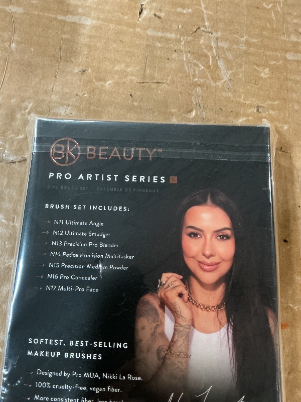 Photo 1 of ***FACTORY SEALED***
BK BEAUTY - Nikki La Rose Pro Artist Makeup Brush Set (7PC)