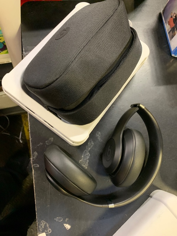 Photo 1 of Beats Studio Pro - Premium Wireless Over-Ear Headphones- Up to 40-Hour Battery Life, Active Noise Cancelling, USB-C Lossless Audio, Apple & Android Compatible - Black