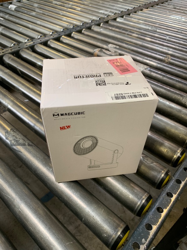 Photo 1 of ?Electric Focus?Magcubic Mini Projector 4K Support, Smart Projector with WiFi 6 and Bluetooth 5.4, 5W Soundbase Speaker, 180° Rotation, Portable Proyector for Home Theater