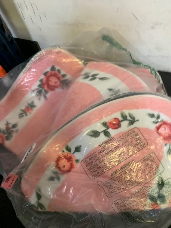 Photo 1 of 5 Pcs Rose Flowers Coquette Bathroom Rugs Set Absorbent Washable Door Mat Anti Slip Floral Bathroom Carpet Rose Flower Area Rugs for Hotel HomeCoquette Doom Decor, 5 Shapes(Pink)